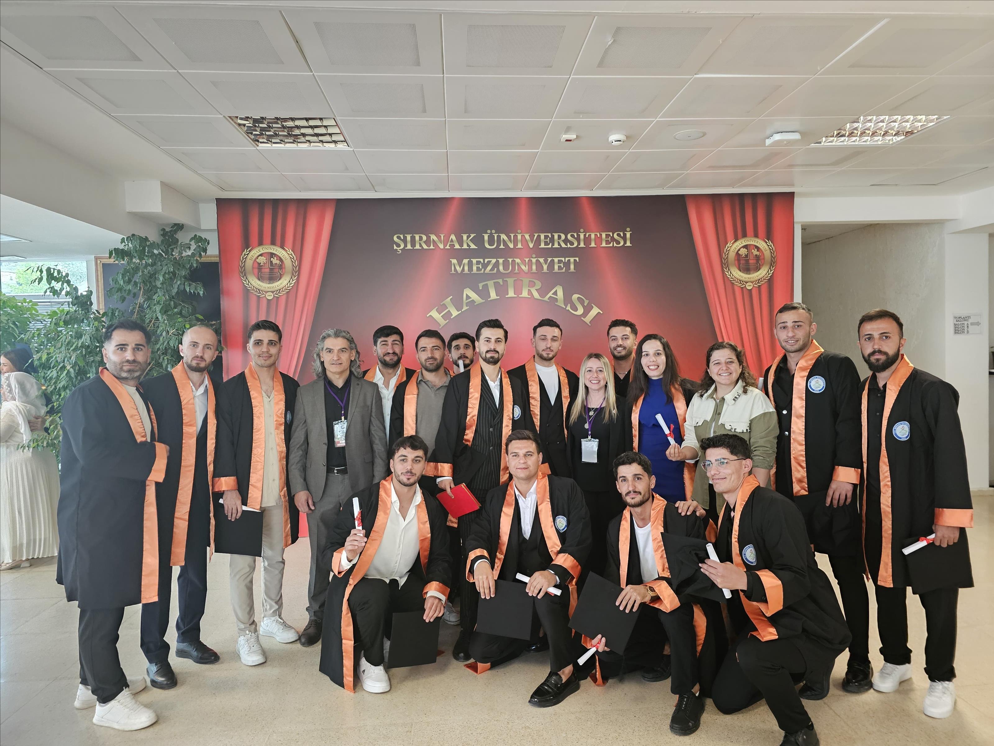 sirnak-universitesi-mezuniyet-toreninde-besyo-olarak-yerimizi-aldik